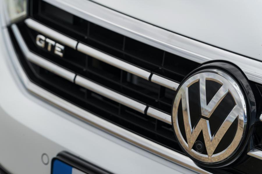 Логотип Volkswagen Passat GTE (B8) 2019 года  (UK) (фото 6 из 26)